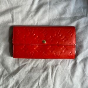 AUTHENTIC LOUIS VUITTON Monogram Vernis Leather Wallet (Red)